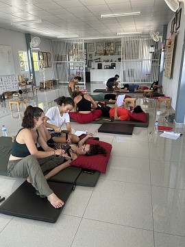 Tok Sen Thai massage techniques